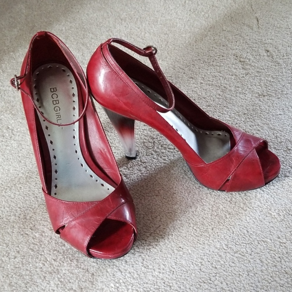 BCBG girls heels